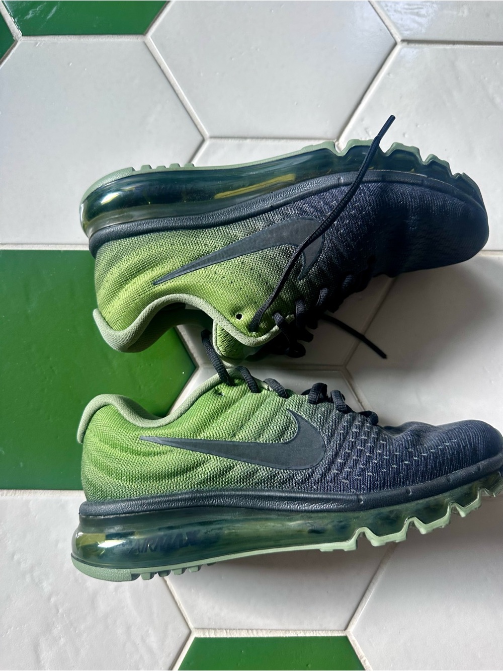 Nike AirMax 2017 Palm Green/Black (men’s 6/women’s 7.5)